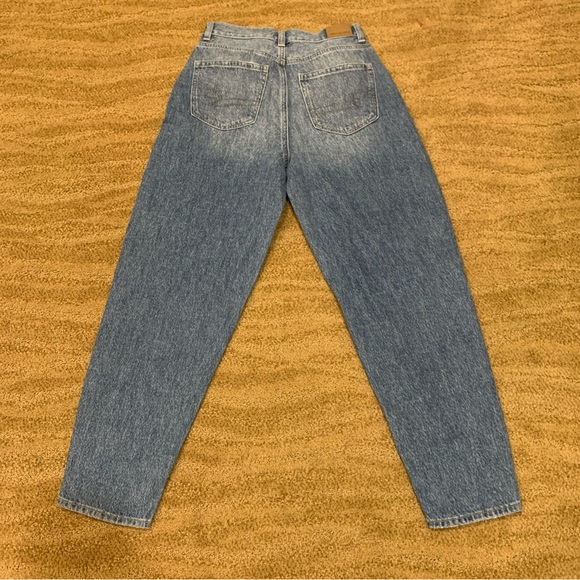 American Eagle Women’s Size 2 Relaxed Mom Jean - Picture 6 of 16